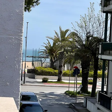 Immobiliare La Rosetana - Battello Sul Mare Roseto Degli Abruzzi